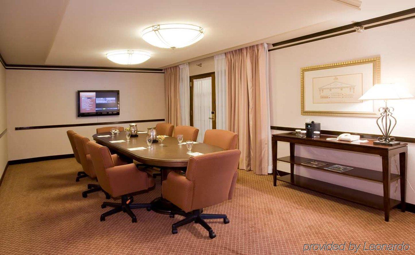 Embassy Suites By Hilton Chicago Schaumburg Woodfield Kemudahan gambar