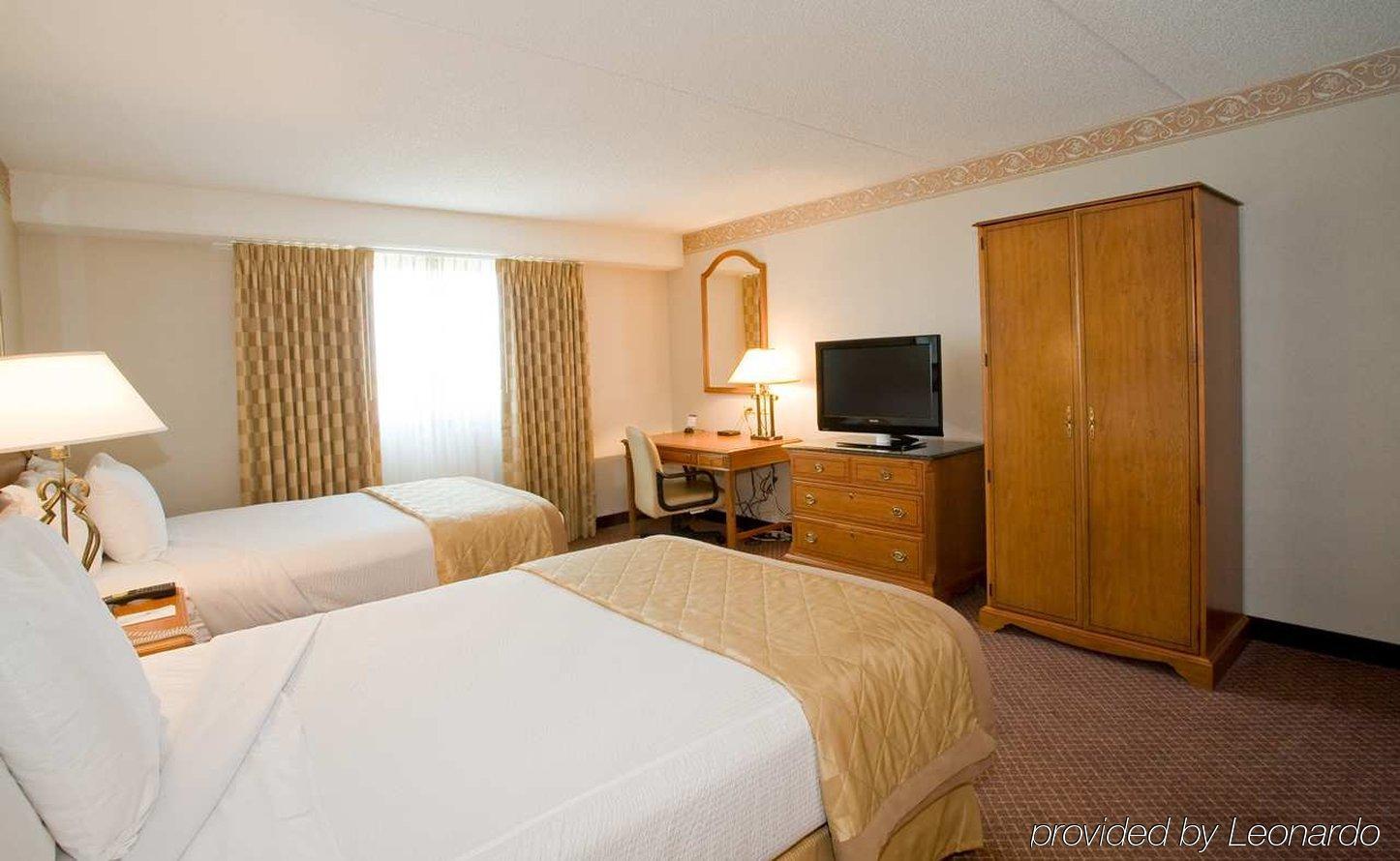 Embassy Suites By Hilton Chicago Schaumburg Woodfield Bilik gambar