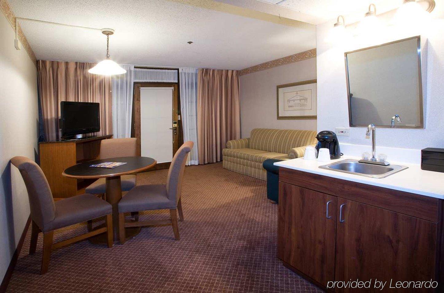 Embassy Suites By Hilton Chicago Schaumburg Woodfield Bilik gambar